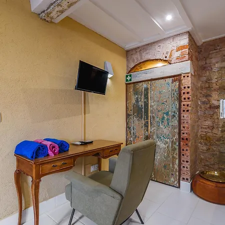 A Lisboa 2 * Porto Brandao